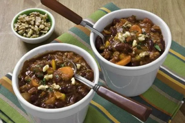 Чили с грецкими орехами