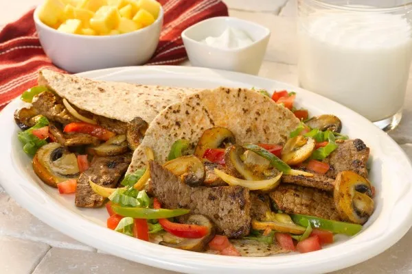 Фахитас со стейком и грибами
