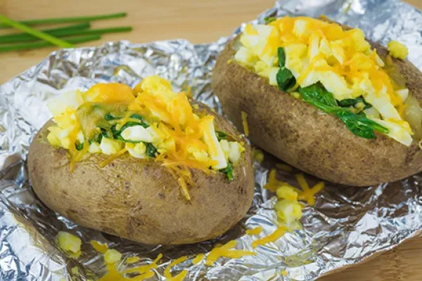 Картофель, фаршированный шпинатом