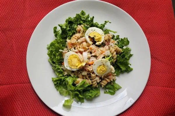 Клубный салат с курицей
