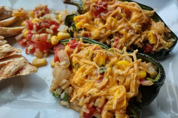 Перечные чашечки с кукурузой