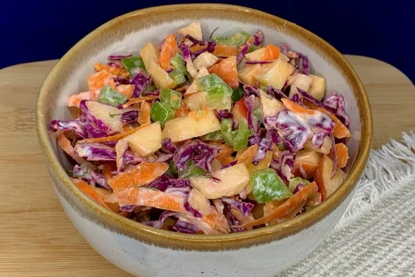Яблочный коулслоу